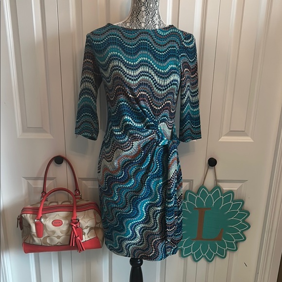 Women's Multicolor Wave Pattern Dress - Picture 1 of 11